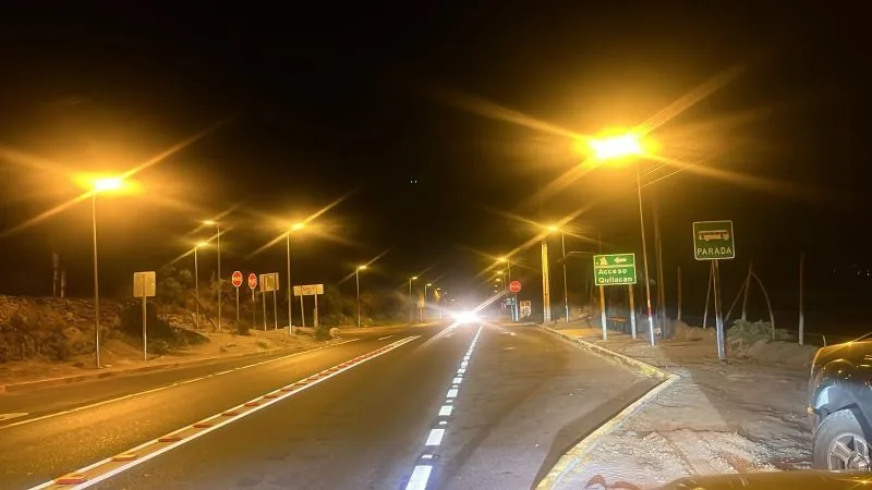 DS01 dark-sky solar highway lighting at night, Chile